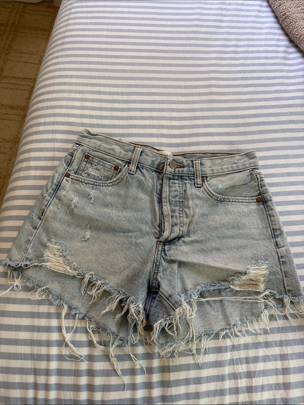 90’s Aritzia Denim Forum Shorts - Picture 4 of 6